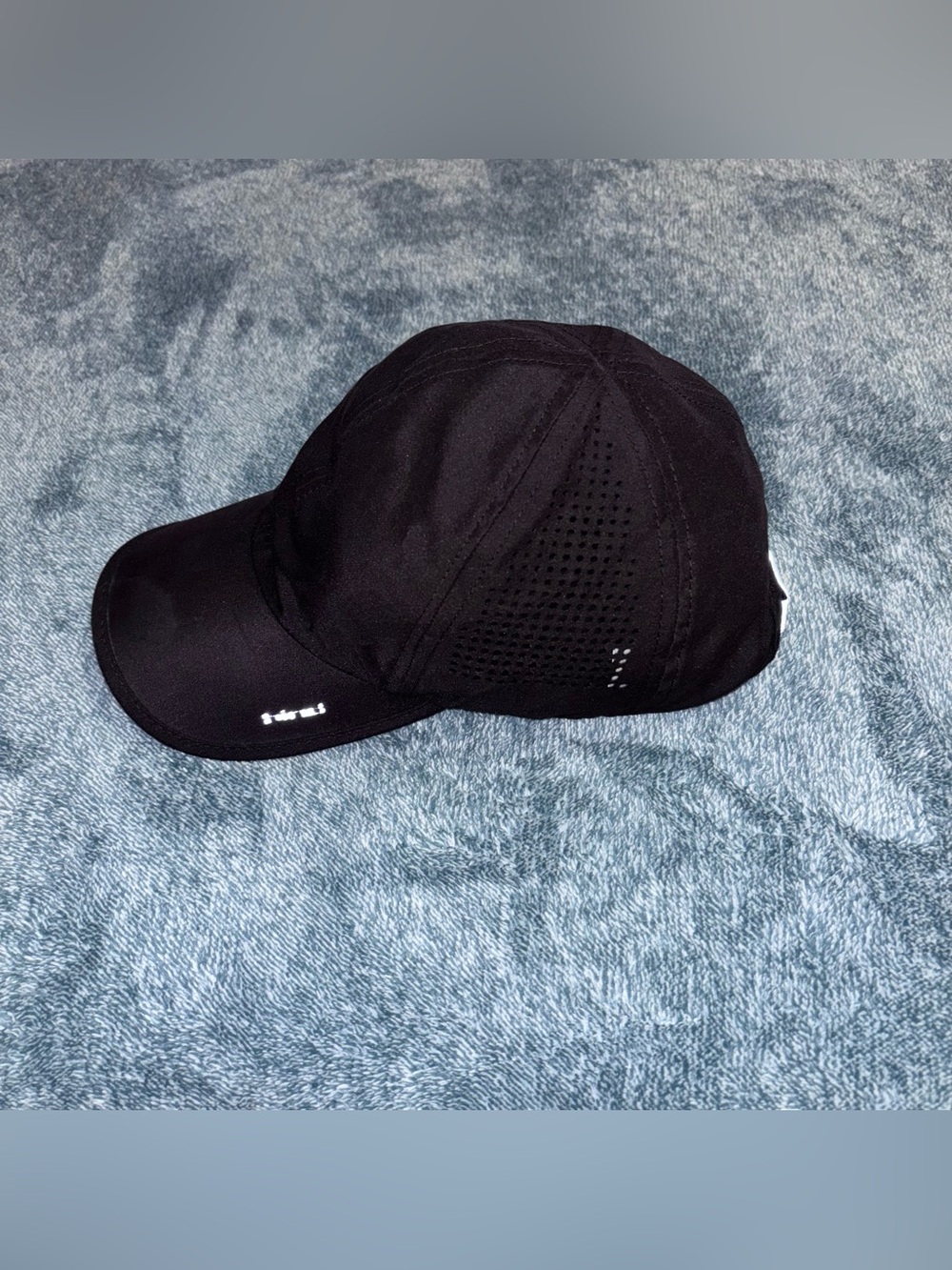 Hind Lightweight Performance Running Cap in Black OSFM